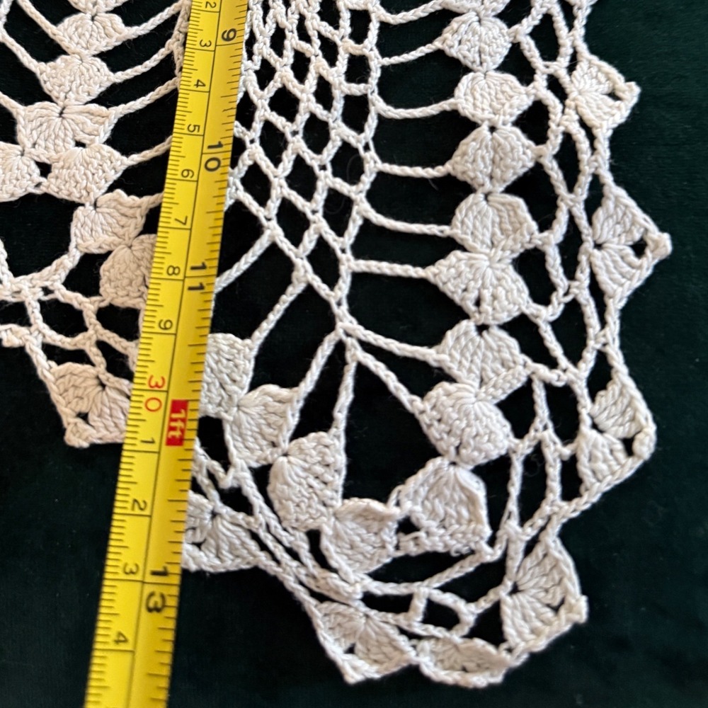 Vintage Hand Crocheted Pineapple Lace Antimacassar Set 4 Cotton Chair Doilies - Picture 2 of 6